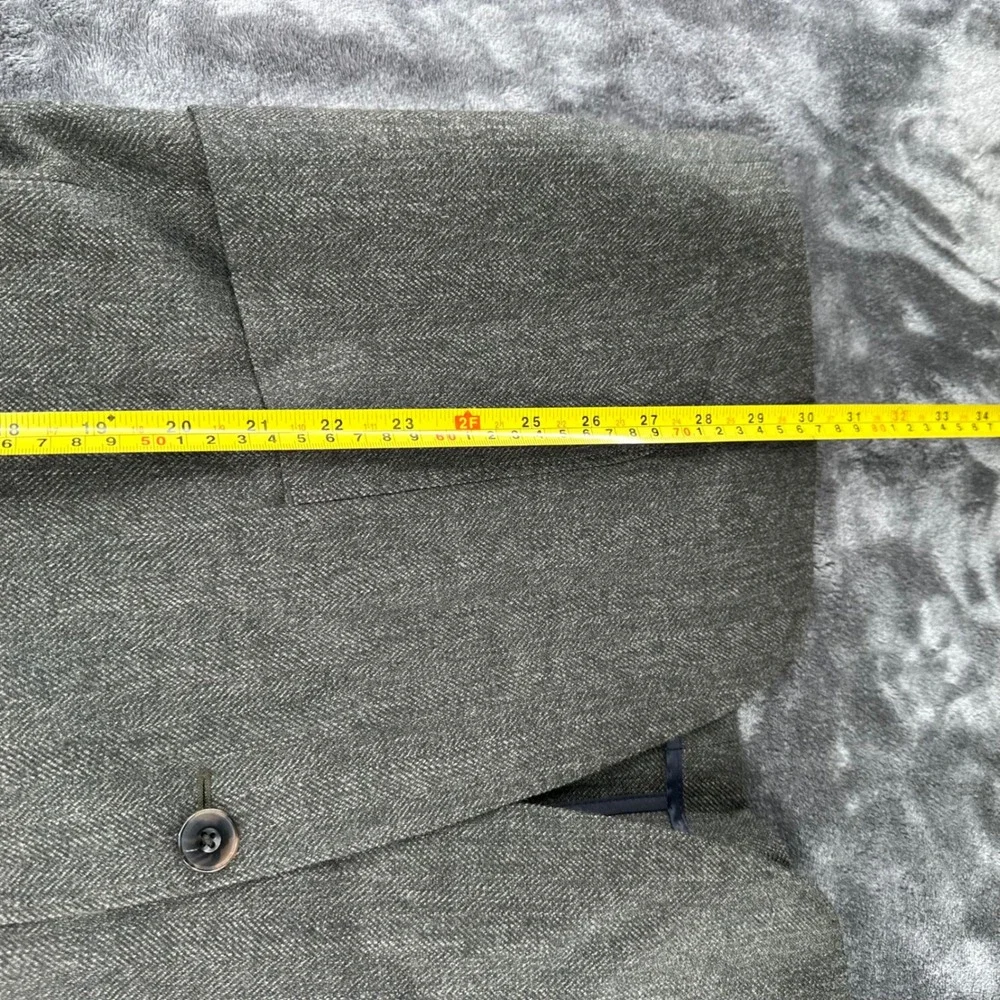 Jos. A. Bank 42 Short Tailored Fit Grey Herringbone 100% Wool Sport Coat Blazer